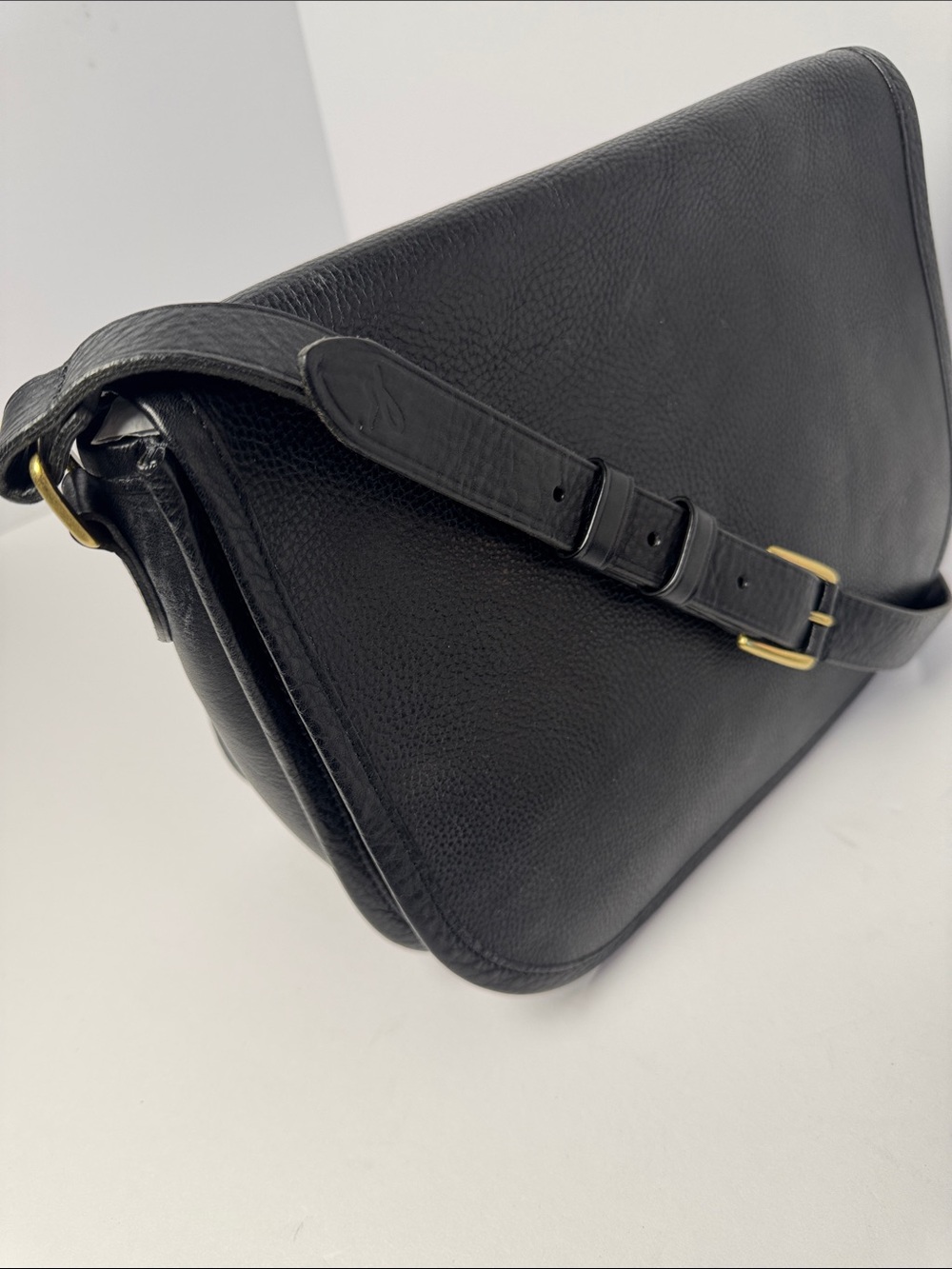 AGNES B. Minimal Black Pebble Leather Crossbody Saddle Satchel Bag  Roomy - Picture 3 of 16